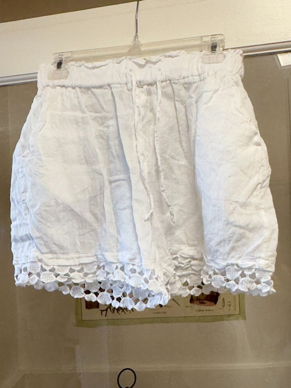 Valentina Naldi 100% linen white shorts with Crochet Hem